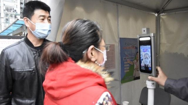 測(cè)溫人臉識(shí)別門禁一體機(jī)