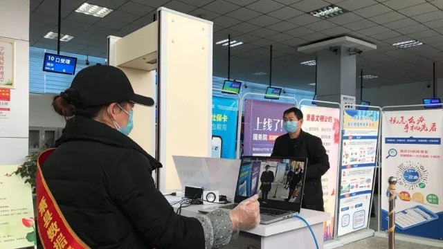 測(cè)溫人臉安檢門