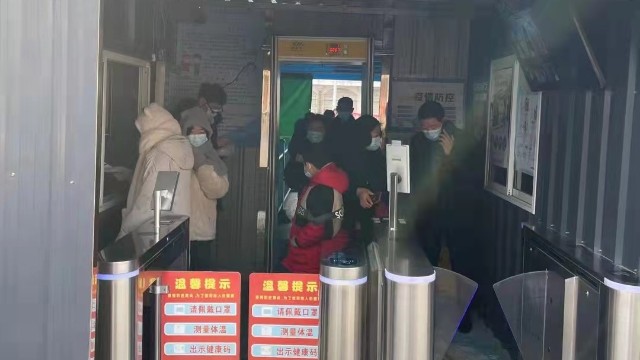 疫情防控智能通行管理神器——人臉識(shí)別測(cè)溫閘機(jī)