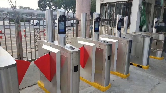 人臉識(shí)別體溫檢測(cè)設(shè)備